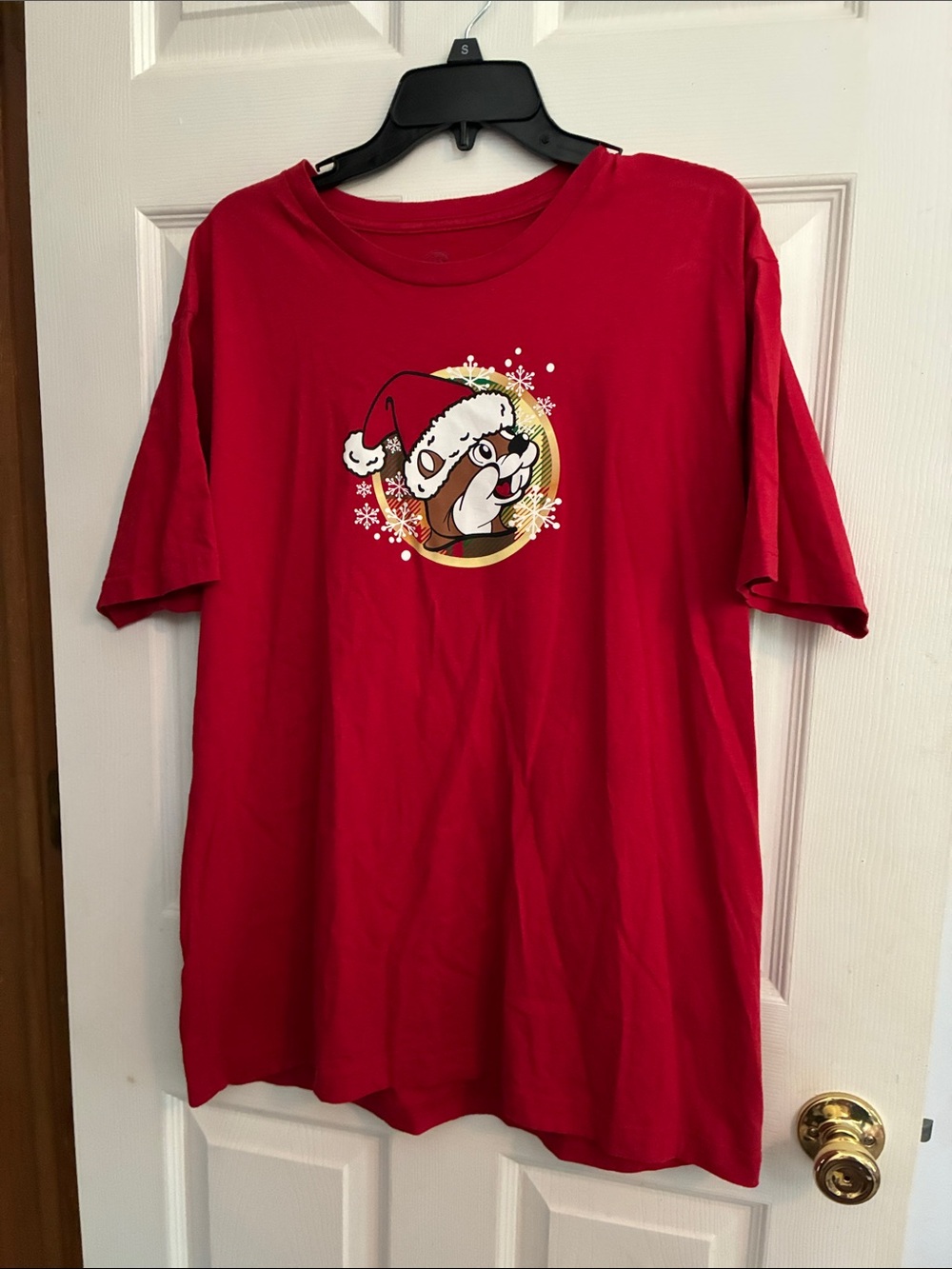 Buc-ee’s women/men Red Graphic Holiday Tee with Festive Mascot